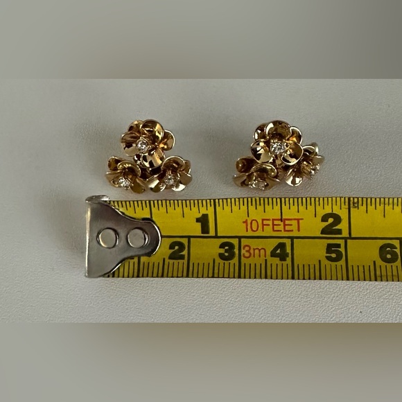 Kate Spade Gold Floral Cluster Stud Earrings with Rhinestone Accents - N w/o T - Picture 4 of 5
